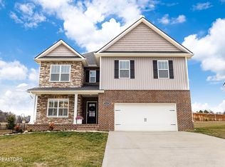 2162 Tributary Dr, Sevierville, TN 37876