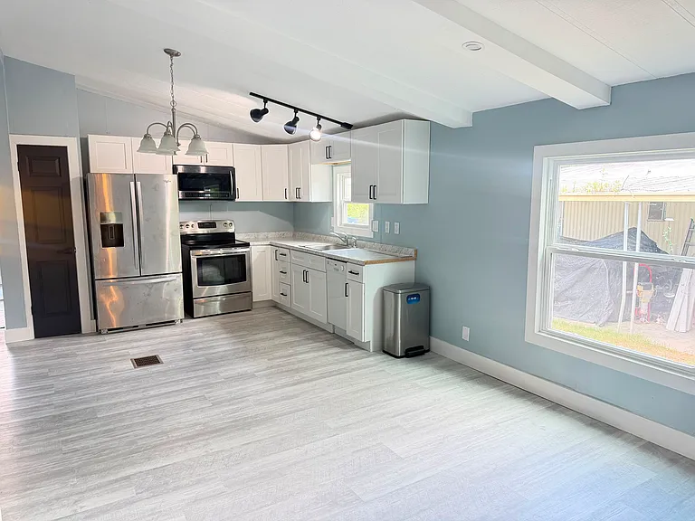 6530 Sutherland Ave — Photo 9