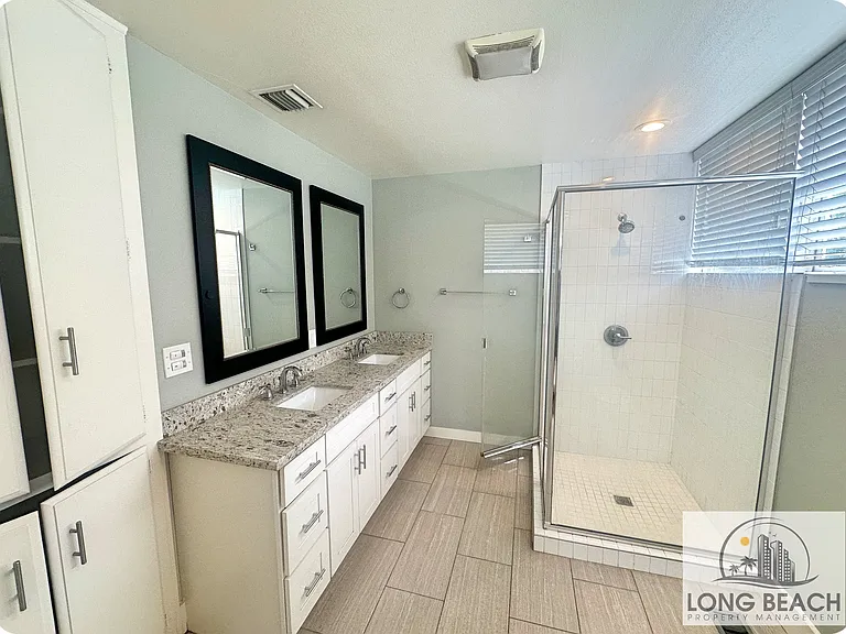 1301 N Granada Ave — Photo 2