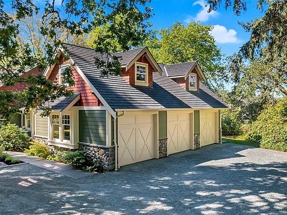 2nd image of 6140 Lakes Rd