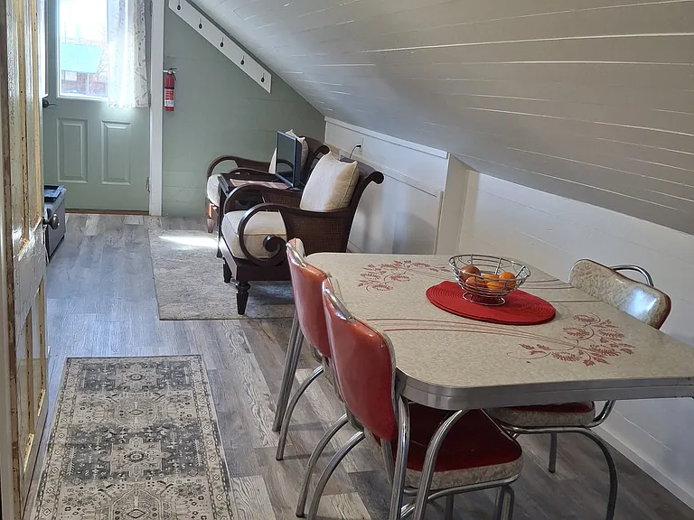 512 W Bridge Ave #1 — Photo 4