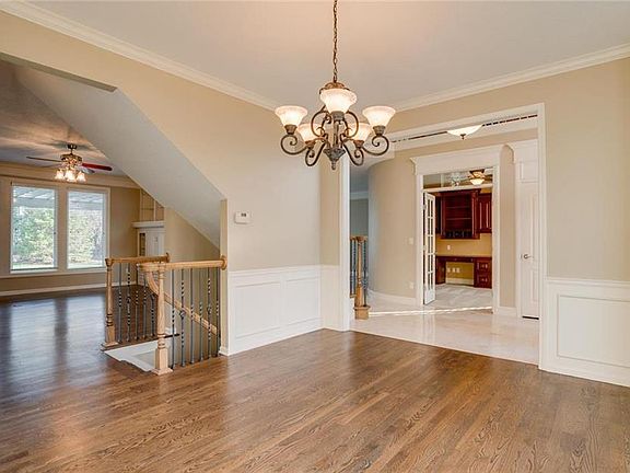 3rd image of 5006 W 150th St
