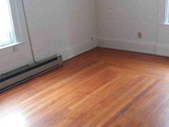 2nd image of 1430 Lee St E #B