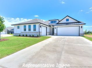 6902 S Hemlock Ave, Broken Arrow, OK 74011