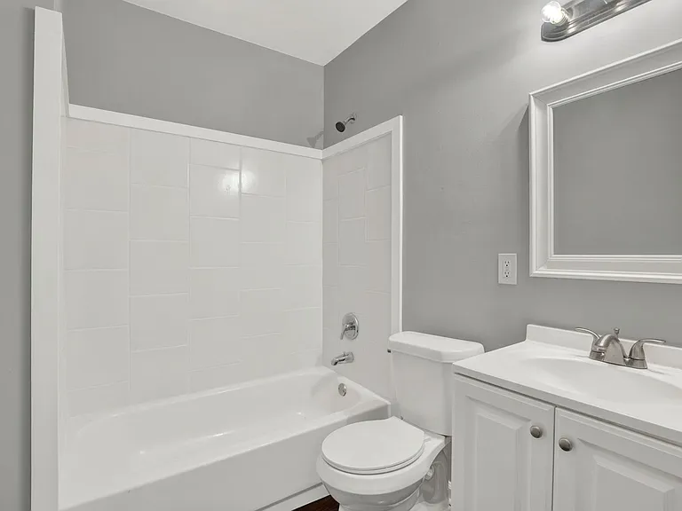 1505 Reynolds St — Photo 4