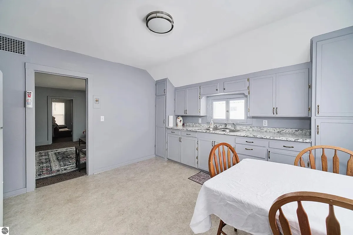 Building Photo - 410 Ramsdell St #2