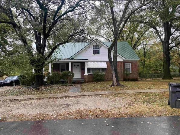 318 N Water St, Bolivar, TN 38008