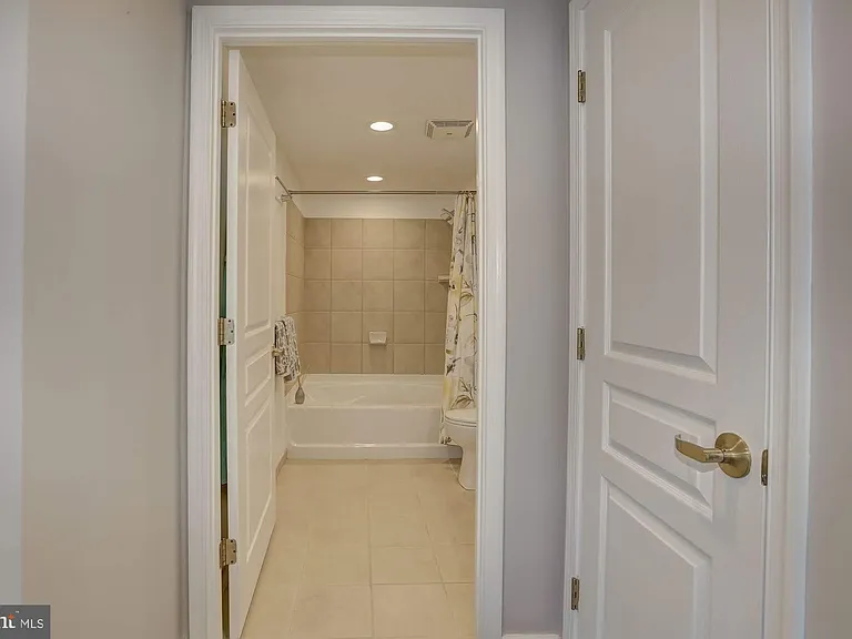 616 E St NW #718 — Photo 29
