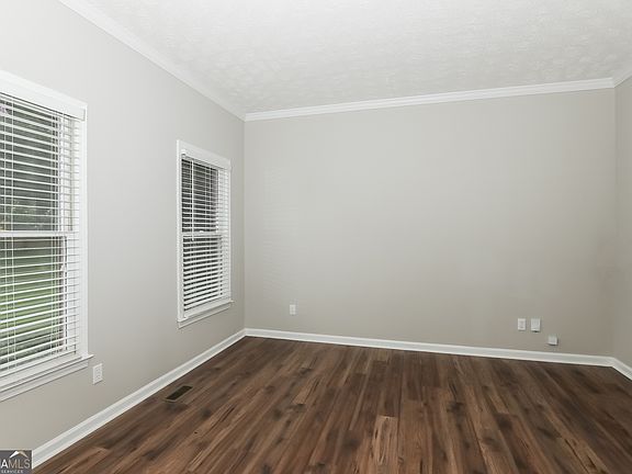3rd image of 306 Salem Ridge Way