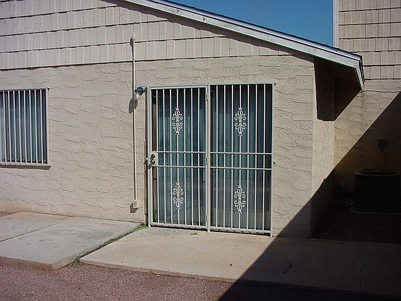 3rd image of 5125 Gray Ln APT D