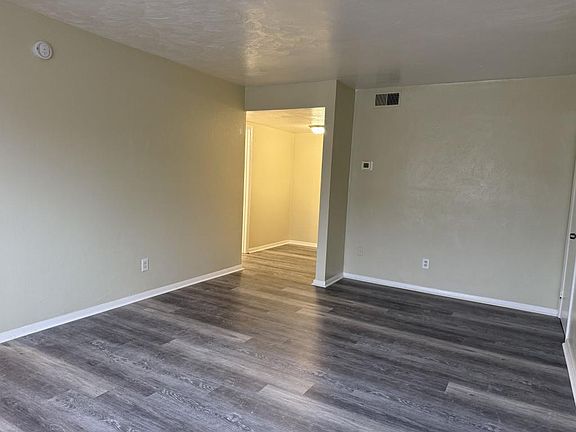 5th image of 908B White Marsh Rd