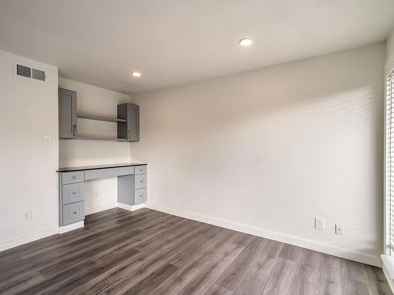 1309 Blair St #2 — Photo 4