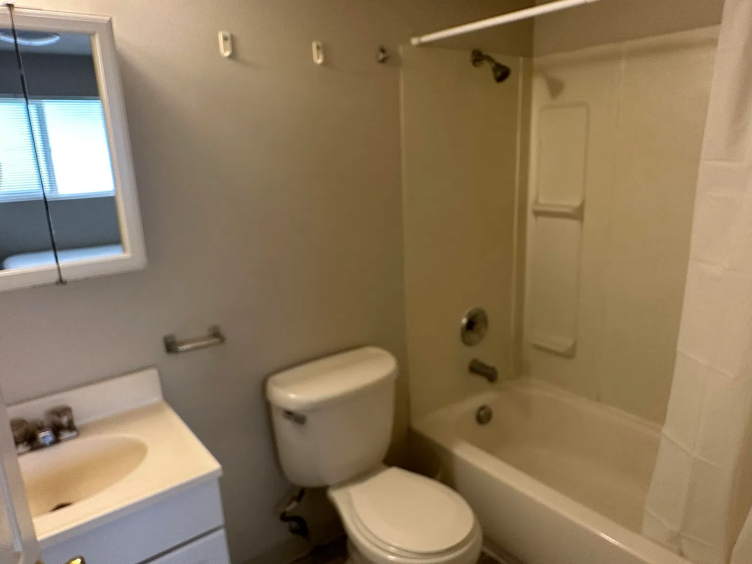 Studio, 220 sqft, $735 — Photo 1