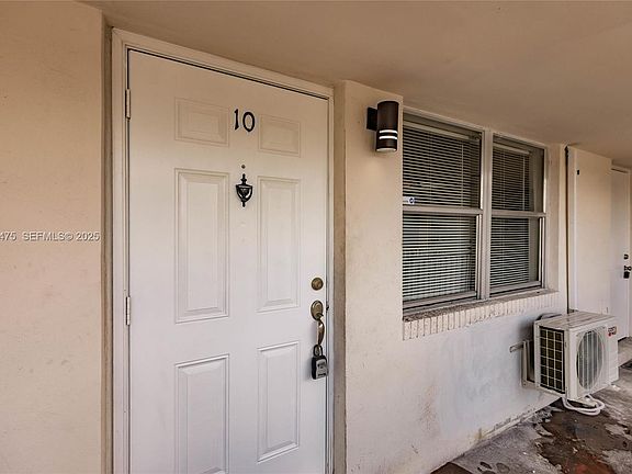 2nd image of 1816 McKinley St APT 10