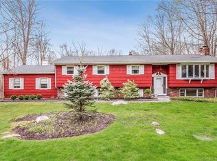 41 Lindencrest Dr, Danbury, CT 06811