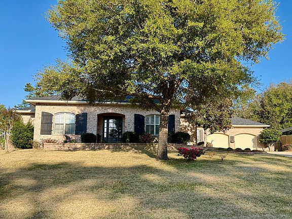 2nd image of 408 Chimney Rock Cir