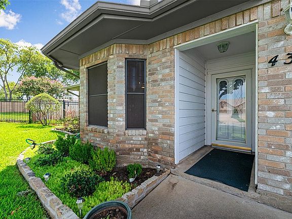 3rd image of 436 Sunnybrook Ct