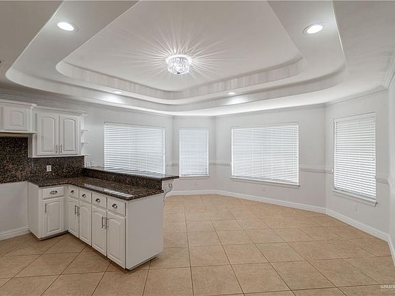 4th image of 841 Brady Ave