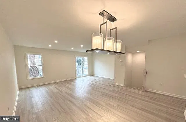 3 bed, 2.5 bath, 1820 sqft, $3,300 — Photo 4