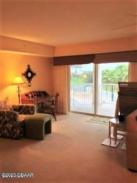 3 bed, 3.0 bath, 2195 sqft, $4,000 — Photo 3