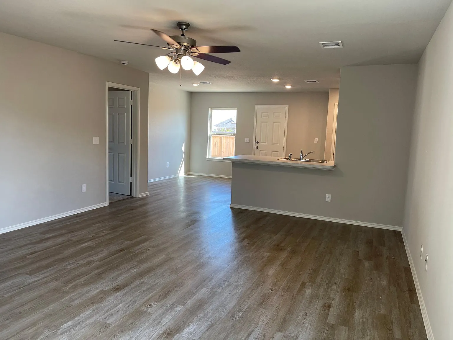 319 Cumberland Forest Dr — Photo 4