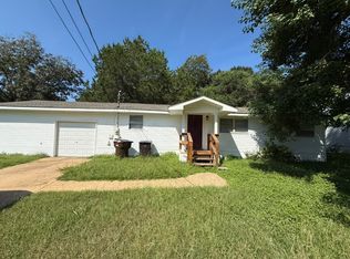 622 Cleveland St, Headland, AL 36345