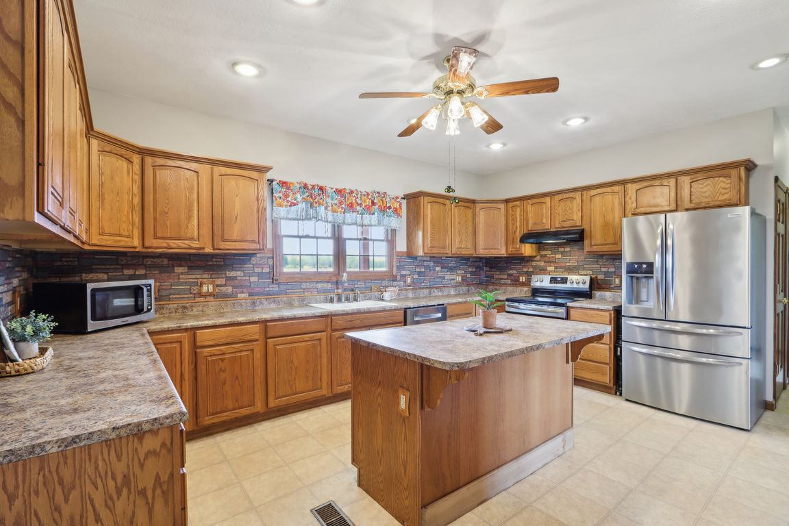 W Briarwood Rd-1804-014