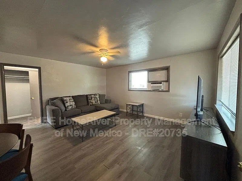 1 bed, 1.0 bath, $1,000 — Photo 3
