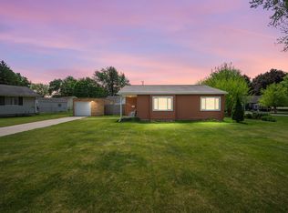 942 Dekalb Ave, Sycamore, IL 60178