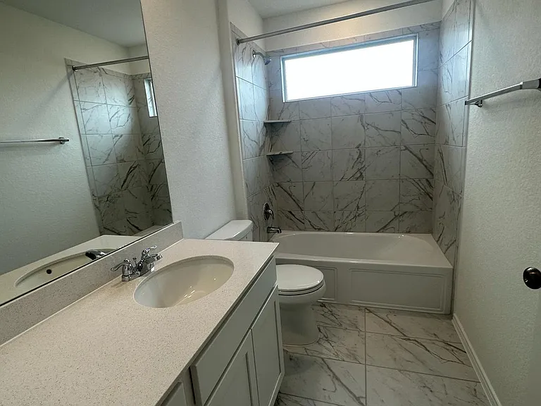 312 Sonterra Dr — Photo 30