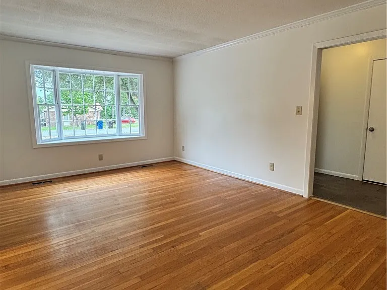706 Shortridge Rd — Photo 3