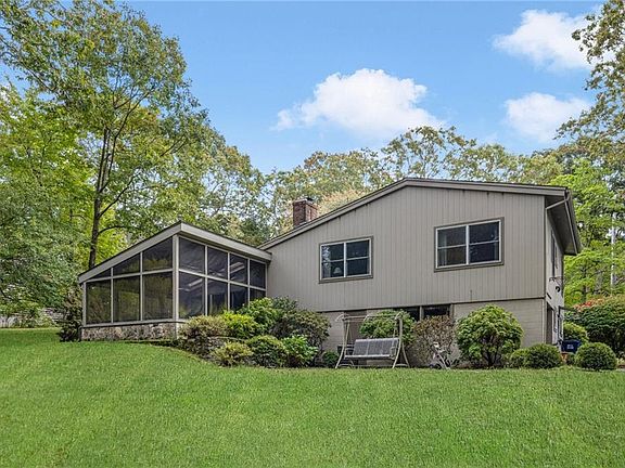 5th image of 308 Oakwoods Dr