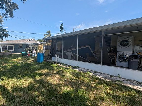 2nd image of 550 SW Airoso Boulevard
