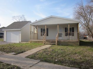 205 W McAlpin St, Hebron, IN 46341