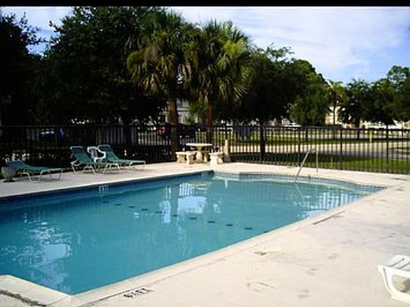 416 Banana Cay Dr APT D