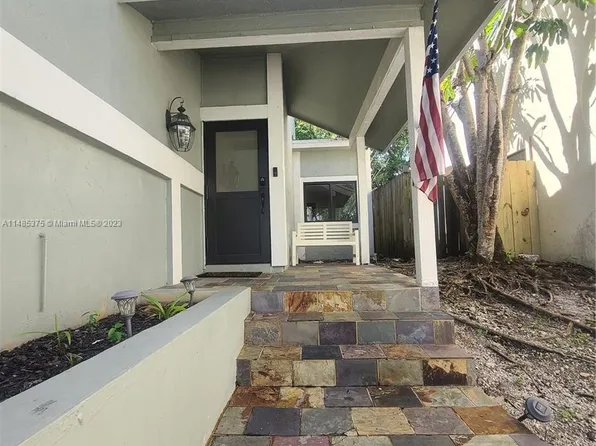10015 SW 218th St, Cutler Bay, FL 33190