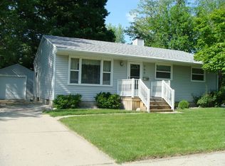 737 Emily Ave, Lansing, MI 48910