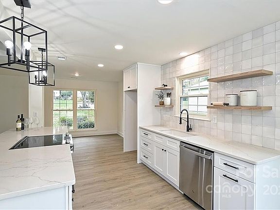 4th image of 6413 Danbrooke Park Dr