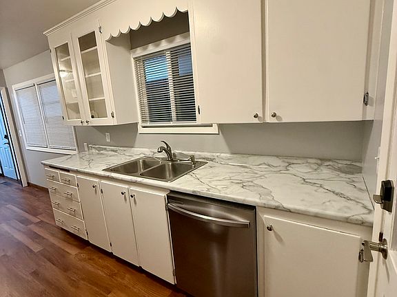 5th image of 5109 S 83rd St