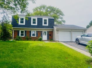 120 Wilmslow Ln, Schaumburg, IL 60194