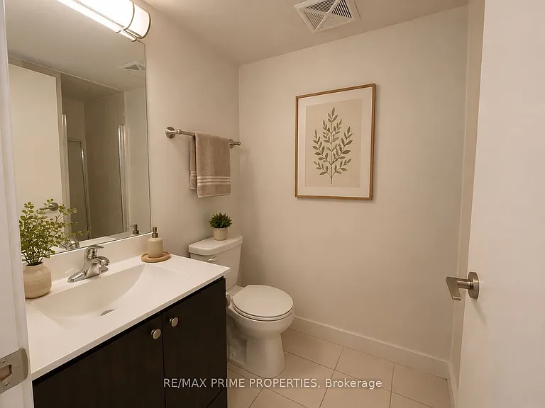 315 Village Green Sq #Townhouse 69 — Photo 16