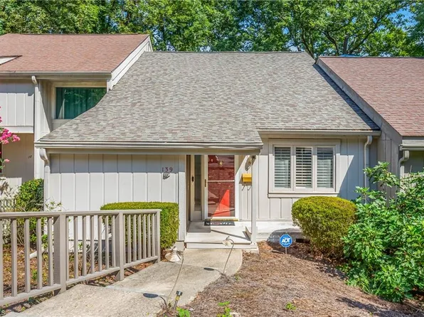 139 Lamplighter Cir, Winston Salem, NC 27104