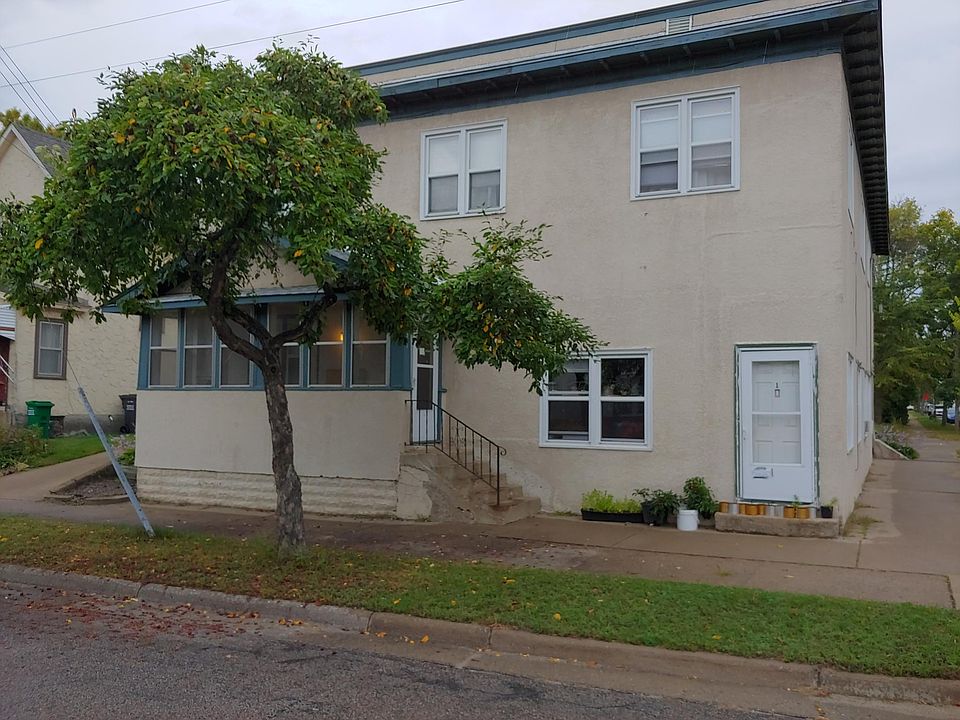1st image of 421 23rd Ave NE APT 3