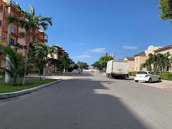 5th image of 1950 W 54th St APT 401