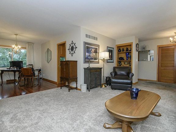 4th image of 7420 N Longview AVENUE