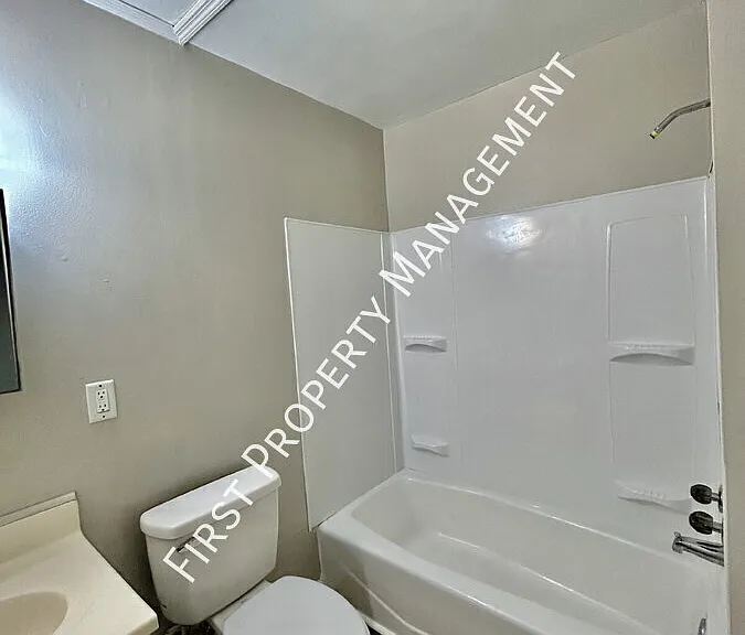 313 McBrien Rd #B — Photo 8