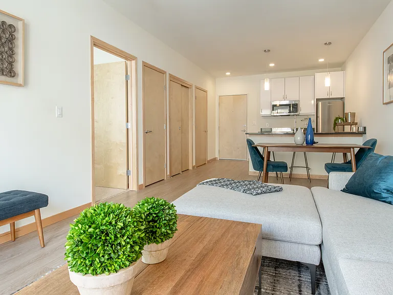1 Bed / 1 Bath - 702 SF - Living & Kitchen