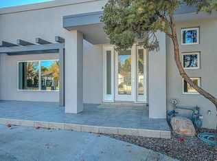 905 Grandview Dr SE, Albuquerque, NM 87108