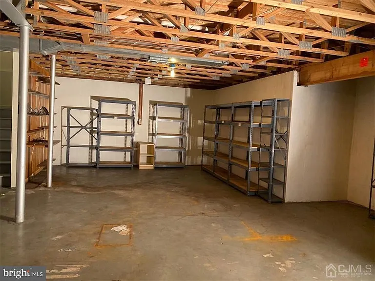 33 Marion Dr — Photo 14