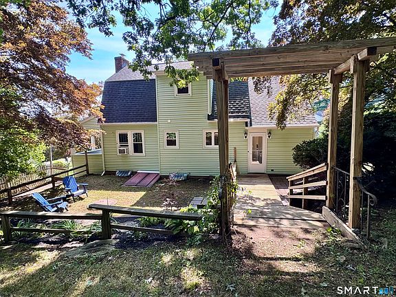 4th image of 10 Reed Street